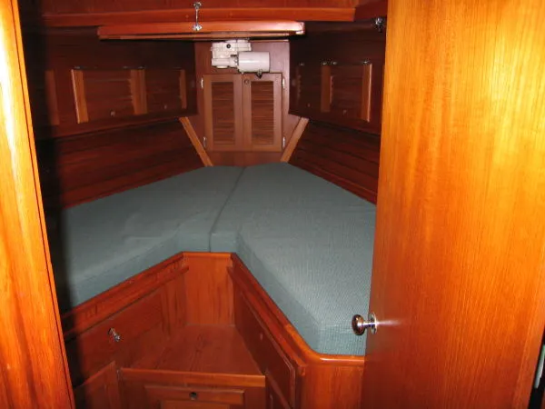Slide: The Image of Bristol 41.1 Sloop 1985 - 2