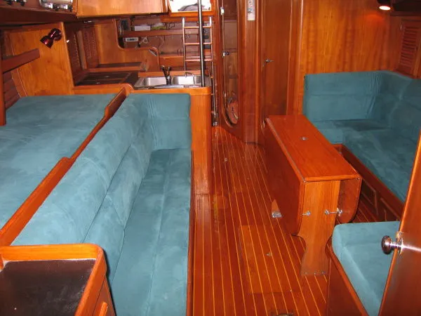 Slide: The Image of Bristol 41.1 Sloop 1985 - 4