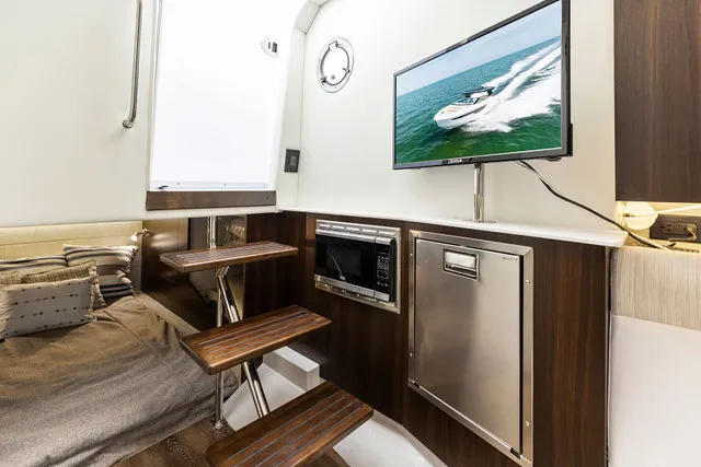 Slide: The Image of Cruisers Yachts 38 2020 - 40