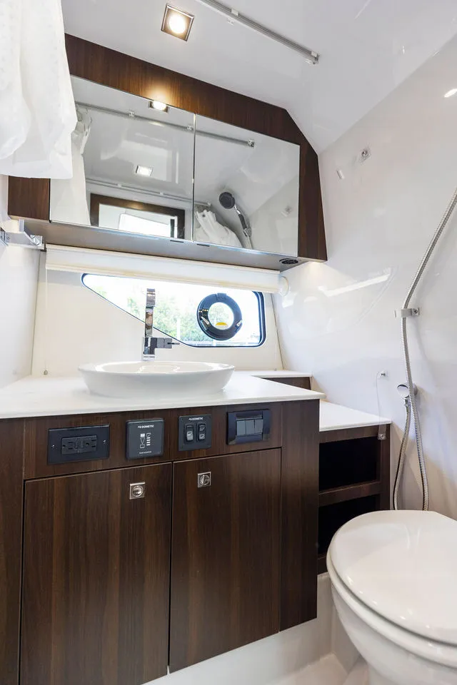 Slide: The Image of Cruisers Yachts 38 2020 - 34
