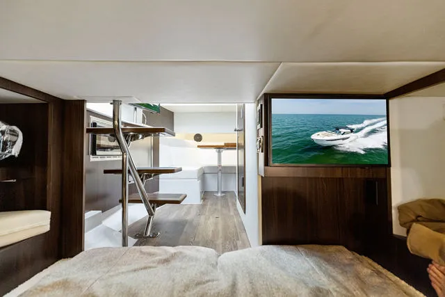 Slide: The Image of Cruisers Yachts 38 2020 - 36