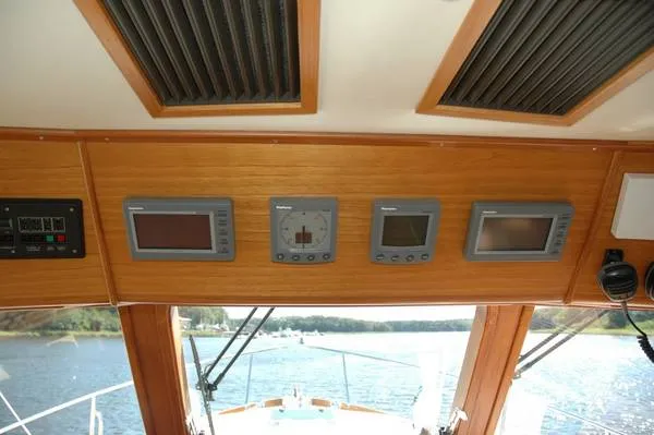Slide: The Image of Grand Banks Eastbay Flybridge 2002 - 4
