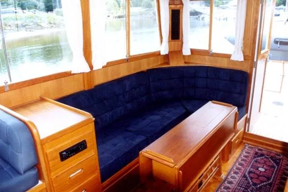 Slide: The Image of Grand Banks Trawler Classic Hull 1988 - 5