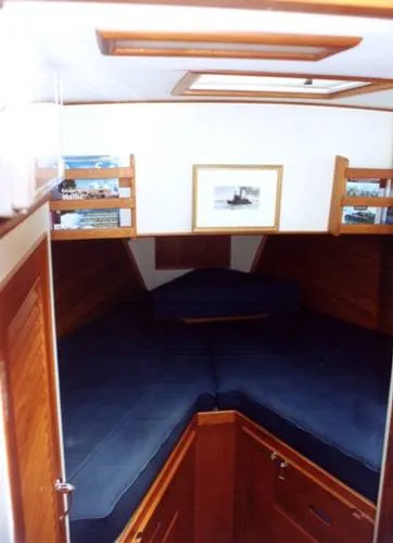 Slide: The Image of Grand Banks Trawler Classic Hull 1988 - 6