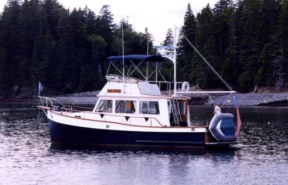 Slide: The Image of Grand Banks Trawler Classic Hull 1988 - 7