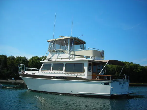 Slide: The Image of Californian Flybridge Sedan Trawler 1983 - 1