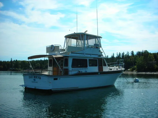 Slide: The Image of Californian Flybridge Sedan Trawler 1983 - 2
