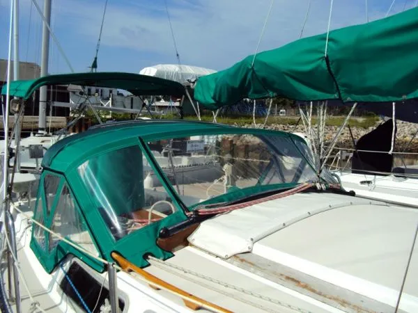 Slide: The Image of Catalina 30 1985 - 4