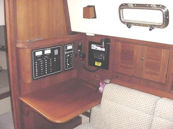 Slide: The Image of Island Packet 350 2001 - 3