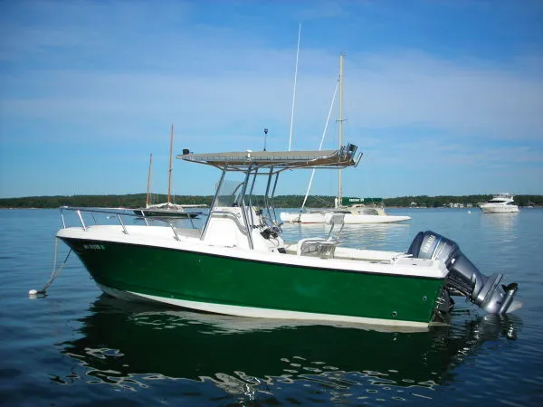 Slide: The Image of Edgewater 225 Center Console 2003 - 1