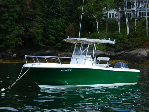 Slide: The Image of Edgewater 225 Center Console 2003 - 4