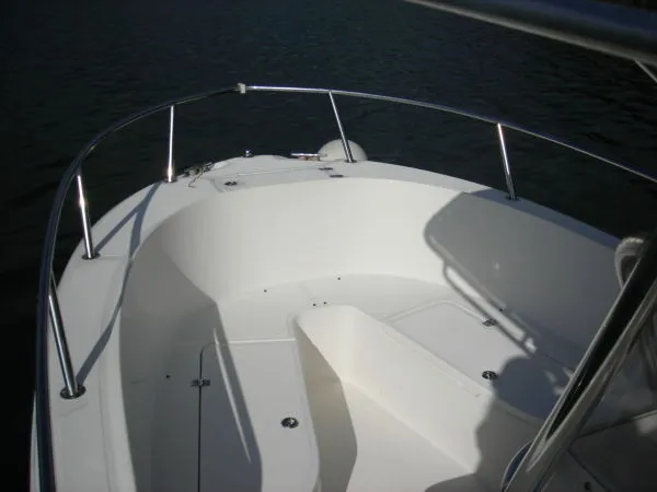 Slide: The Image of Edgewater 225 Center Console 2003 - 6