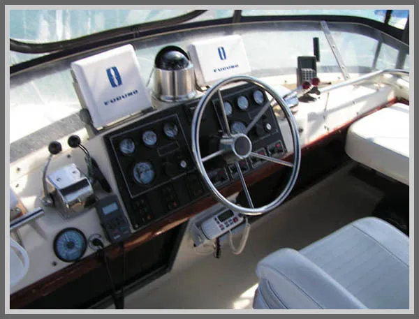 Slide: The Image of Chris-Craft 30 Tournament Sportfish 1977 - 10