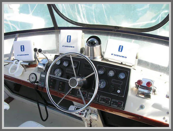 Slide: The Image of Chris-Craft 30 Tournament Sportfish 1977 - 11
