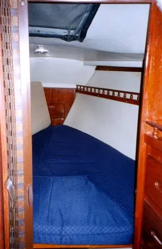 Slide: The Image of Catalina Sloop 1980 - 1