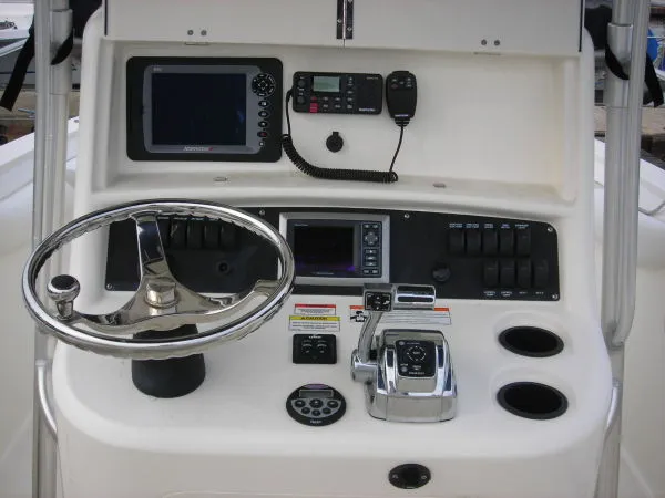 Slide: The Image of Boston Whaler OUTRAGE 2008 - 5