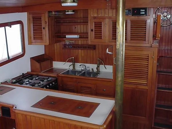 Slide: The Image of Lord Nelson Victory Tug 1985 - 2