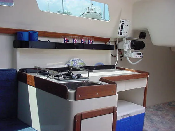 Slide: The Image of Catalina 250 Wing Keel 2002 - 3