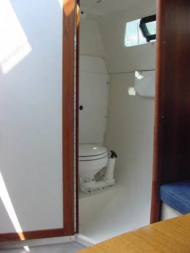 Slide: The Image of Catalina 250 Wing Keel 2002 - 4