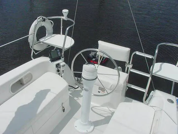 Slide: The Image of Catalina 250 Wing Keel 2002 - 6