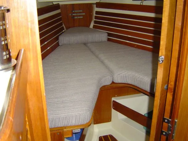 Slide: The Image of Pearson Sloop 1987 - 4