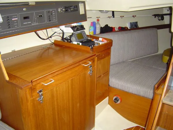 Slide: The Image of Pearson Sloop 1987 - 9