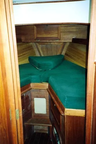 Slide: The Image of Cape Dory CD 300 Motorsailer 1986 - 6