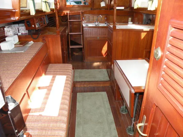 Slide: The Image of Mariner Fiberglass Ketch 1970 - 8