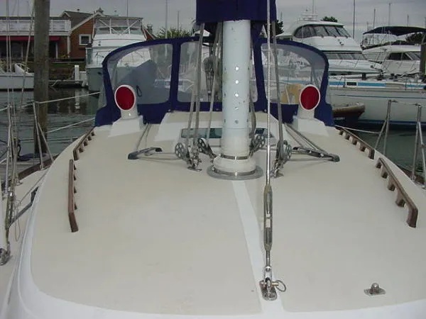Slide: The Image of Tartan Sloop 1987 - 2
