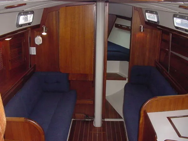 Slide: The Image of Tartan Sloop 1987 - 8