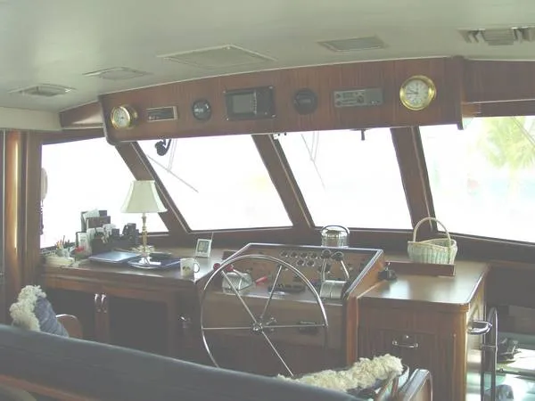 Slide: The Image of Hatteras Motor Yacht 1985 - 11