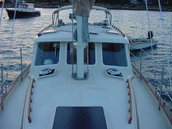 Slide: The Image of Pacific Seacraft Pilothouse 32 Voyagemaker 1995 - 11