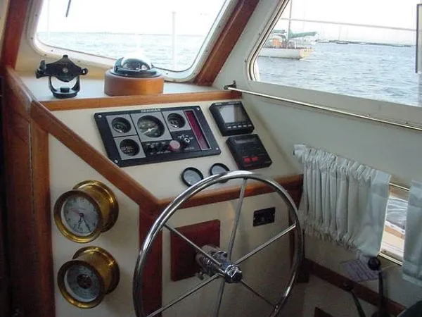 Slide: The Image of Pacific Seacraft Pilothouse 32 Voyagemaker 1995 - 6