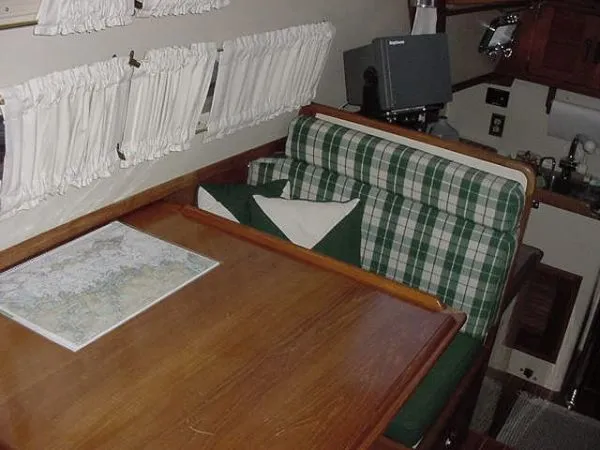Slide: The Image of Pacific Seacraft Pilothouse 32 Voyagemaker 1995 - 8