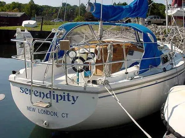 Slide: The Image of Catalina 30 Tall Rig 1982 - 1