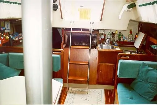 Slide: The Image of O'Day Sloop 1985 - 1