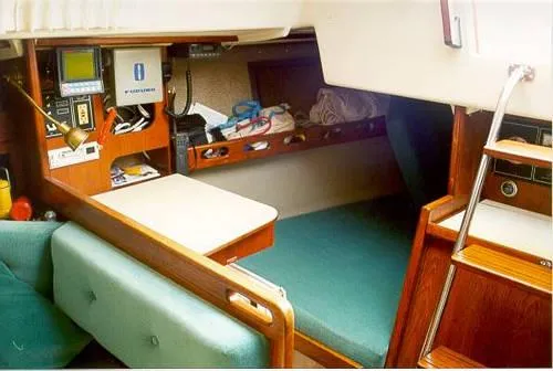 Slide: The Image of O'Day Sloop 1985 - 4