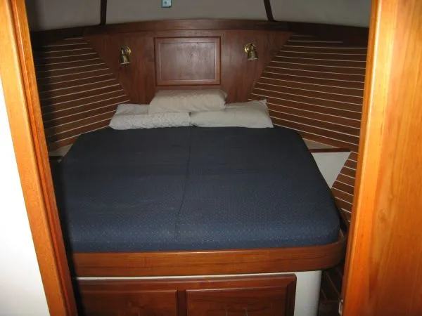 Slide: The Image of Cape Dory Flybridge 1990 - 5