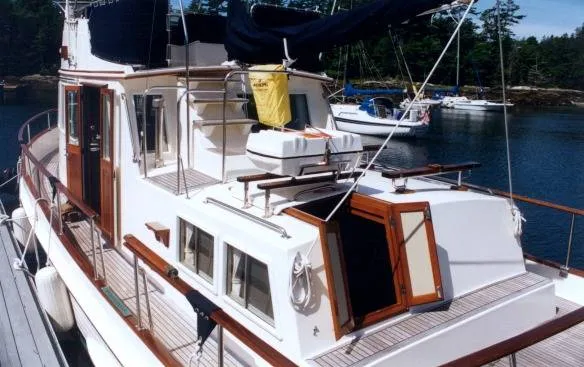 Slide: The Image of Grand Banks 36 Classic 1990 - 7