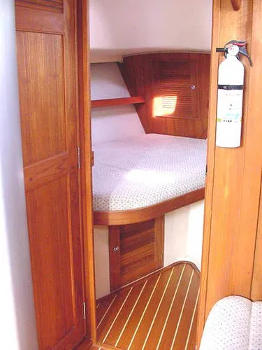 Slide: The Image of Island Packet 320 2001 - 7