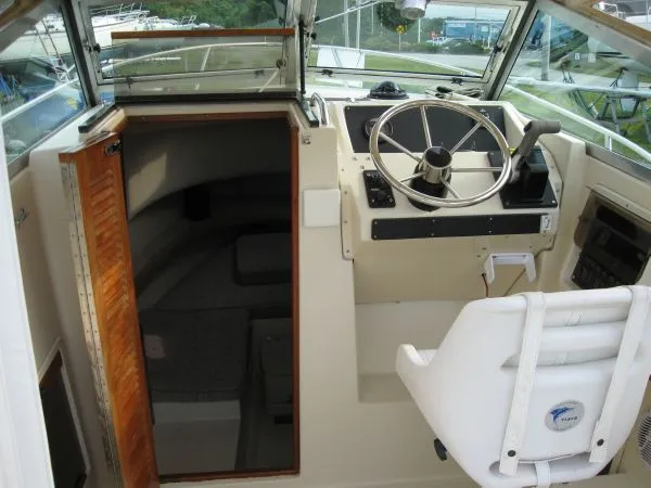 Slide: The Image of Pursuit 2550 Cuddy 1987 - 6