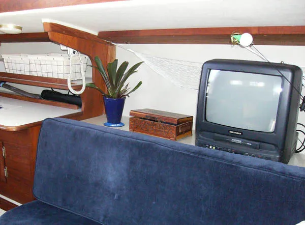 Slide: The Image of Islander 1973 - 6