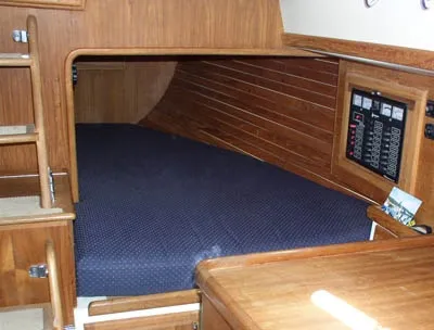 Slide: The Image of Pacific Seacraft Crealock 37 1998 - 5