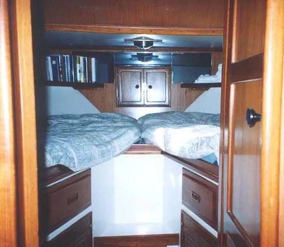 Slide: The Image of Princess (Tung Hwa) Sundeck Motoryacht 1986 - 1