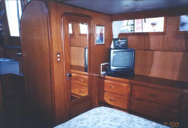 Slide: The Image of Princess (Tung Hwa) Sundeck Motoryacht 1986 - 2