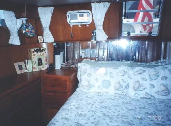 Slide: The Image of Princess (Tung Hwa) Sundeck Motoryacht 1986 - 3