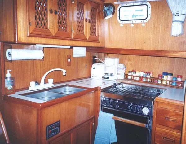 Slide: The Image of Princess (Tung Hwa) Sundeck Motoryacht 1986 - 6