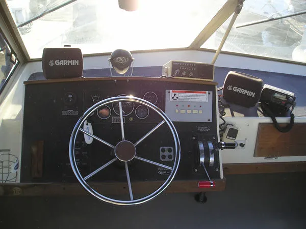 Slide: The Image of Carver Yachts Mariner 1981 - 11