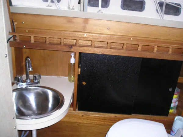 Slide: The Image of Carver Yachts Mariner 1981 - 6
