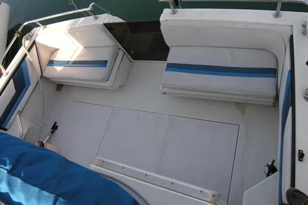 Slide: The Image of Wellcraft 3200 ST. TROPEZ 1989 - 11